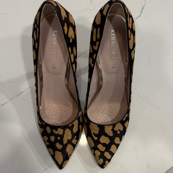 Kenneth Cole Black and Tan Patterned Heels - Picture 5 of 5